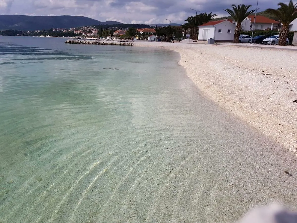 Apartment Radic-Perfect Location For Summer Activities Trogir