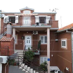 apartment-jure-trogir.splithotels.org/